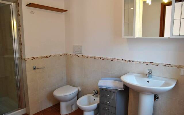 Red Roses Flat in a Semi-detached Villa