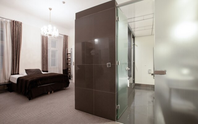 Old Town Square Residence by Emblem
