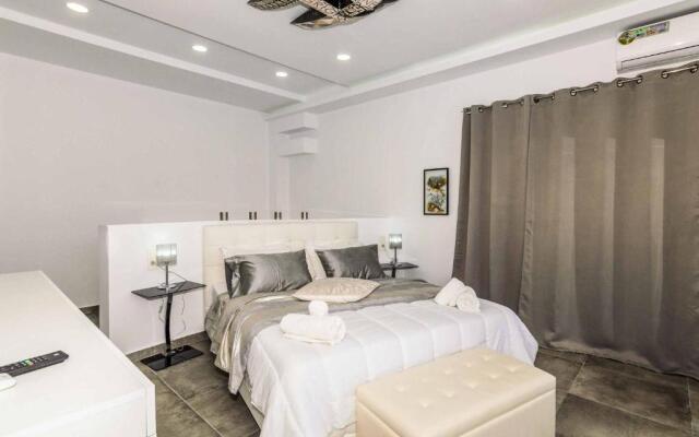 Amare La Vita Villa by Solmar Villas