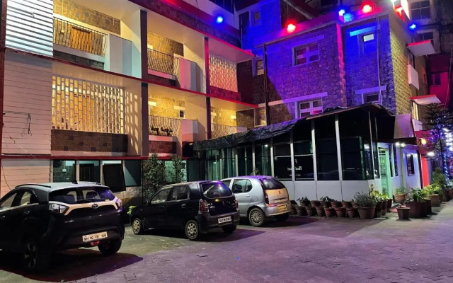 Caveri Residency