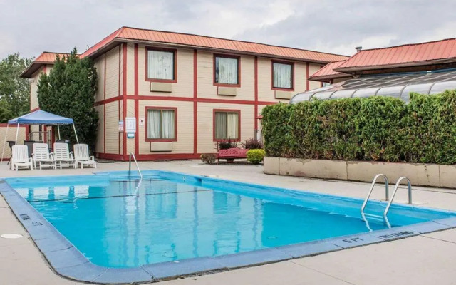 Econo Lodge Scranton near Montage Mountain