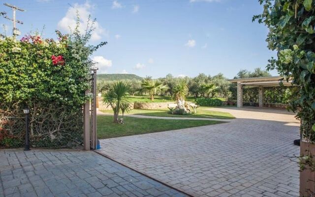 Seaview Flat In An Olive Grove By The Beach