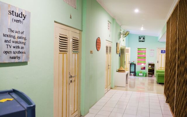 HOZ Bed and Breakfast - Hostel