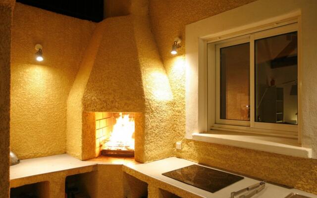 Peaceful Villa With Pool & Views