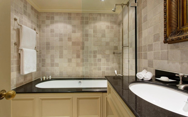 The Gore London – Starhotels Collezione
