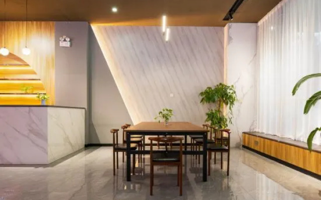 IU Hotel (Wanda Plaza, Hezhou)