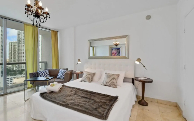 Posh Studio in Brickell by Sonder