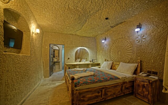 Zeus Cave Suites