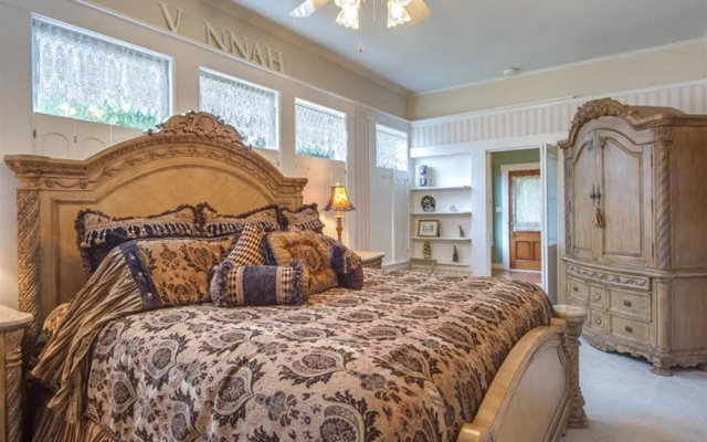 Victorian Mansion