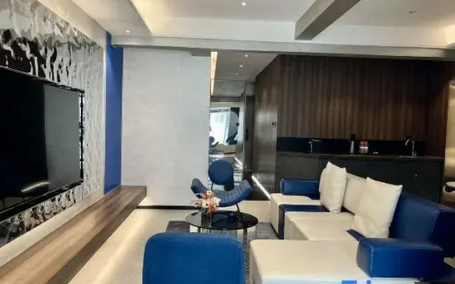 Light Luxury Homestay (Shantou High-speed Railway Station)