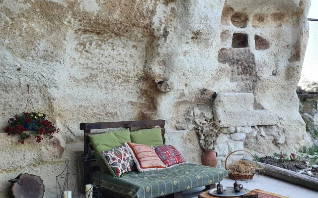 Cappadocia Deep Cave House