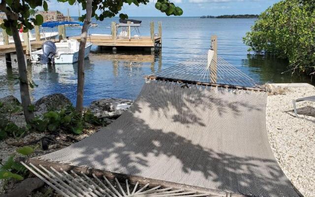 Captain Pips Marina & Hideaway