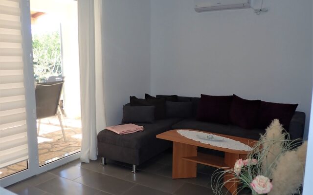 Apartments Maialena-modernly Furnished and With Nice Garden