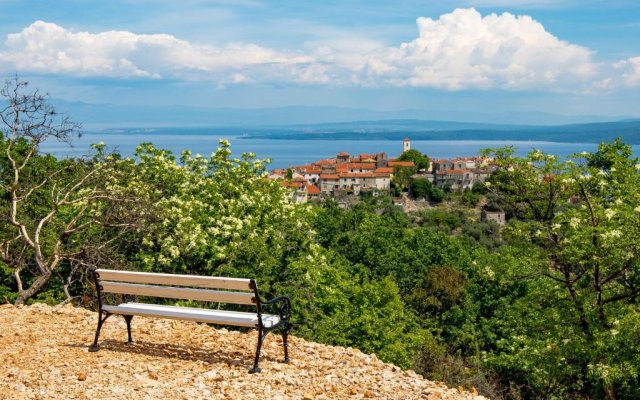 House Bajota with Terrace And Sea View