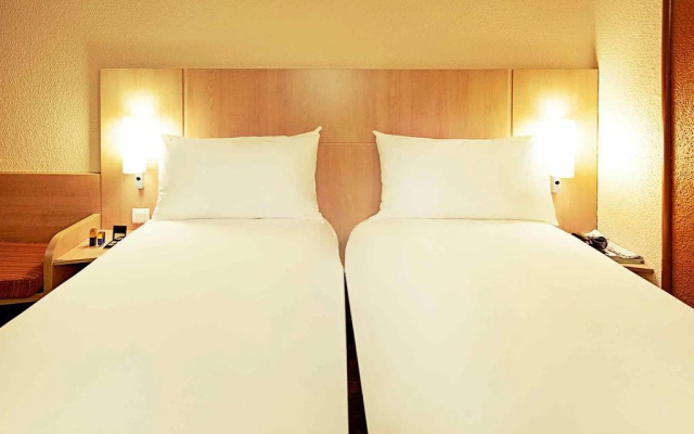ibis Issoire