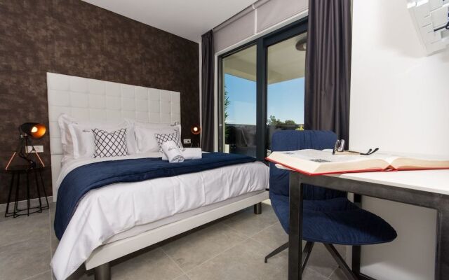 Luxury Apartments Royal M with Pool