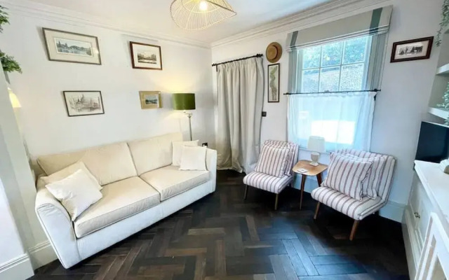 The Emerald - Central Henley 2 Bedroom House