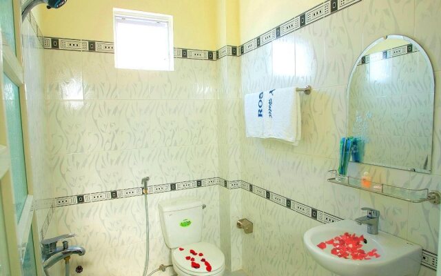 Rosy Hotel Nha Trang