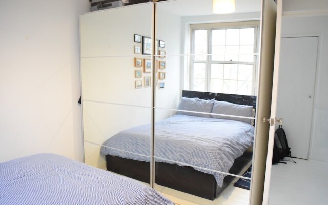 2 Bedroom Apartment in Clapham Sleeps 4