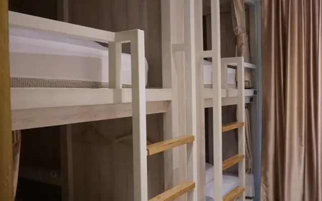 Mariya Lady Hostel At Suvarnabhumi Airport - Female Only