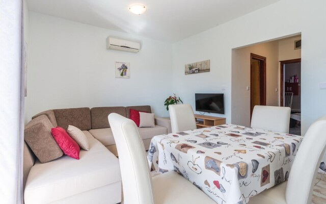 Beautiful Home in Povljana With Wifi and 2 Bedrooms