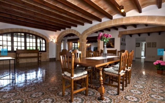 Villa - 6 Bedrooms with Pool - 105092