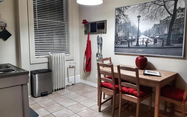 Cozy 2-Bedroom Apartment #25 by Amazing Property Rentals
