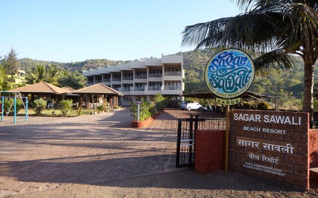 Sagar Sawali, Karde Beach View Resort