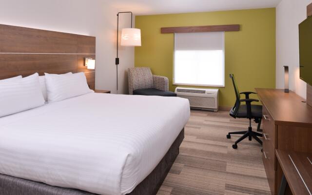 Holiday Inn Express & Suites Parkersburg-Mineral Wells by IHG