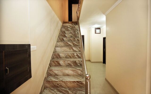 OYO 7676 Golden Sunrise Inn