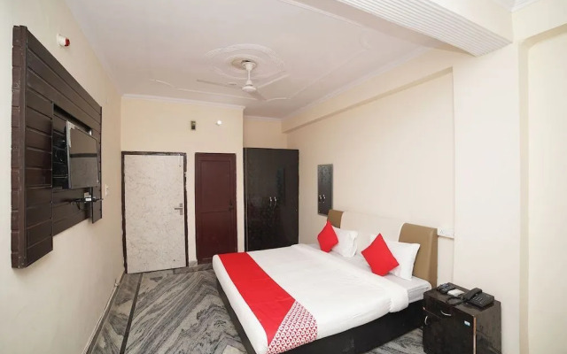 Hotel Mohan Palace by OYO Rooms