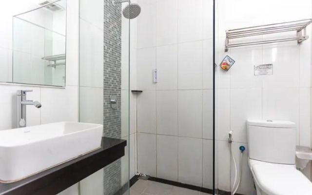 RedDoorz Plus @ Idjen Boulevard Malang