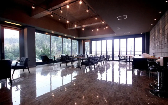 Uljin Neulbom Boutique