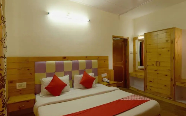 Maa Charan Residency by OYO Rooms