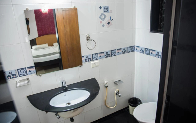 10765 Hotel Tanish