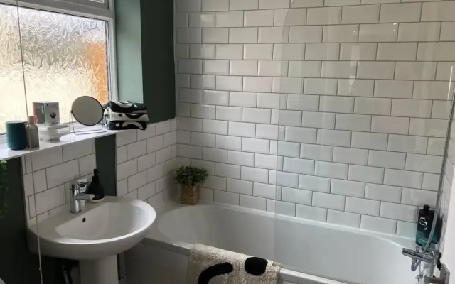 Rose Cottage - 5 Person, City Centre With Parking