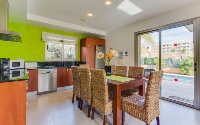 Villa With Pool in Alcudia