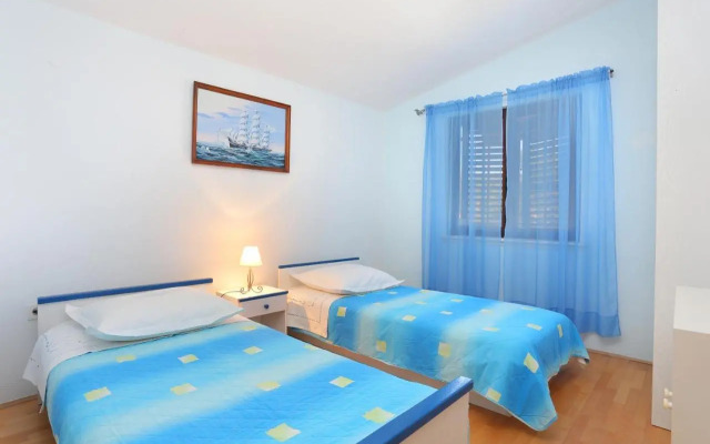 Apartments with a parking space Seget Vranjica, Trogir - 11273