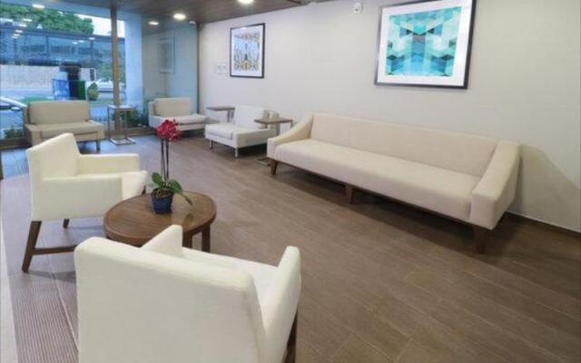Holiday Inn Express And Suites Playa Del Carmen