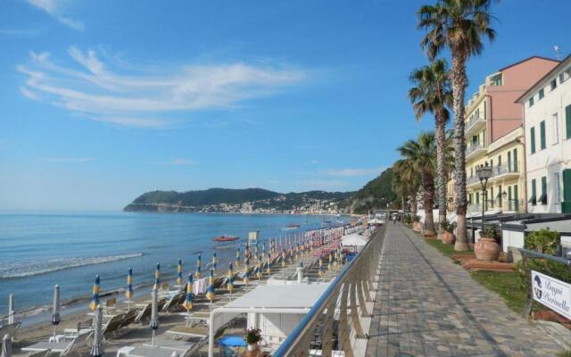 BUNGALOW MY-BEACH Alassio
