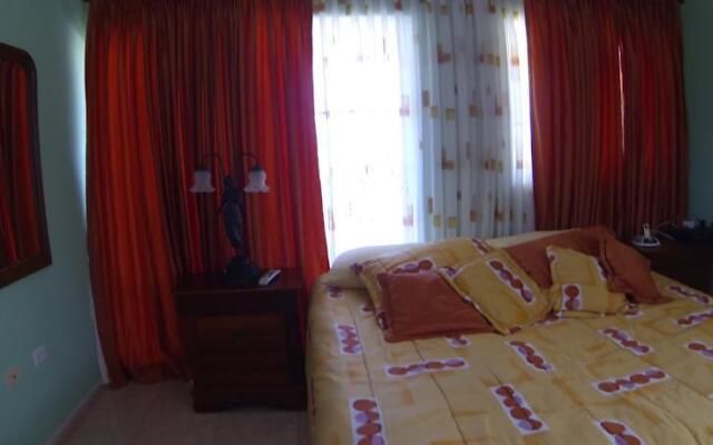 Santa Cruz Homestay Angochi House