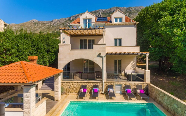 Hedera Estate, Villa Hedera X