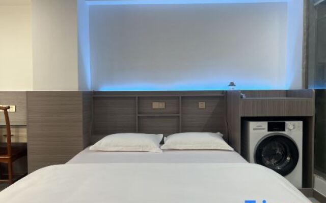 Gaozhou Yayuan Theme Apartment (Xiantai Avenue)