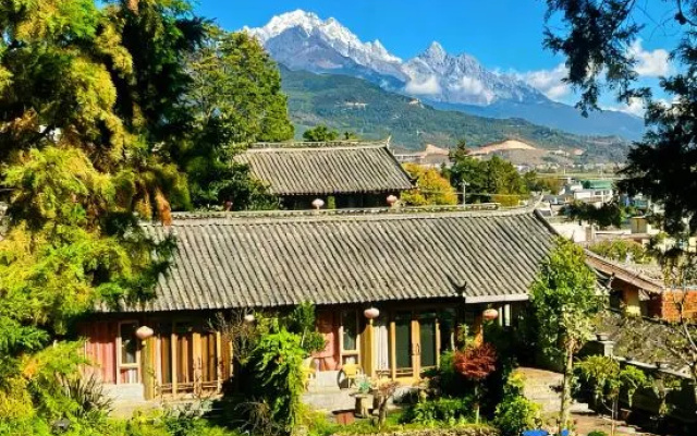 Lijiang Qingsongling Naxi Family – Outside – Lijiang