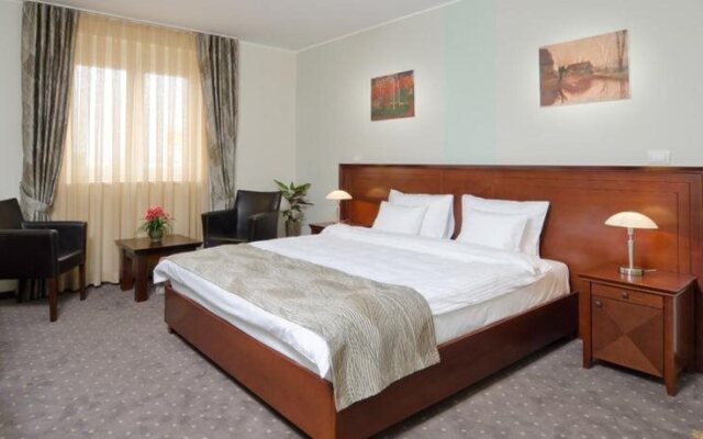 Garni Hotel Semlin B&B