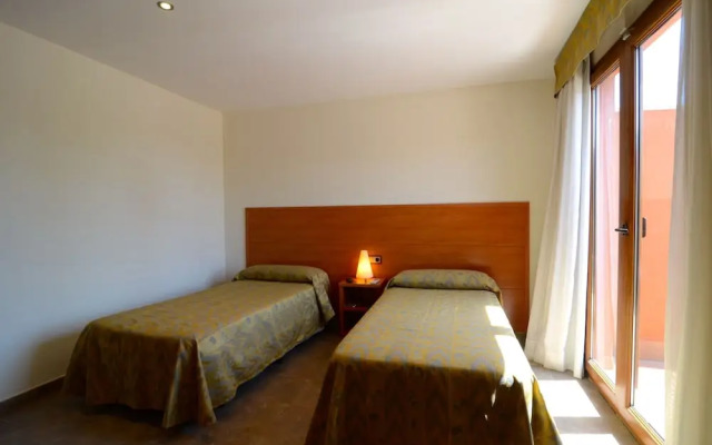 Apartamentos Hostal La Gola