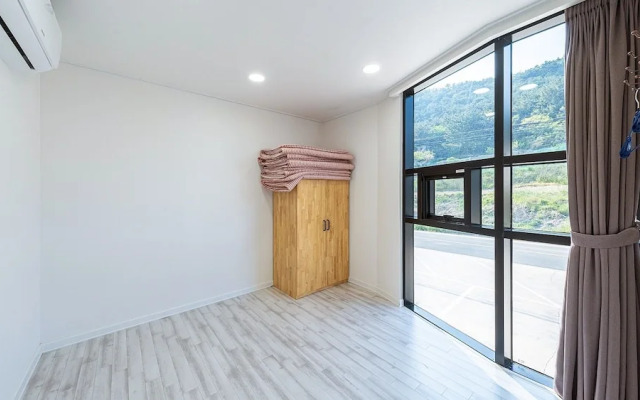 Present Poolvilla