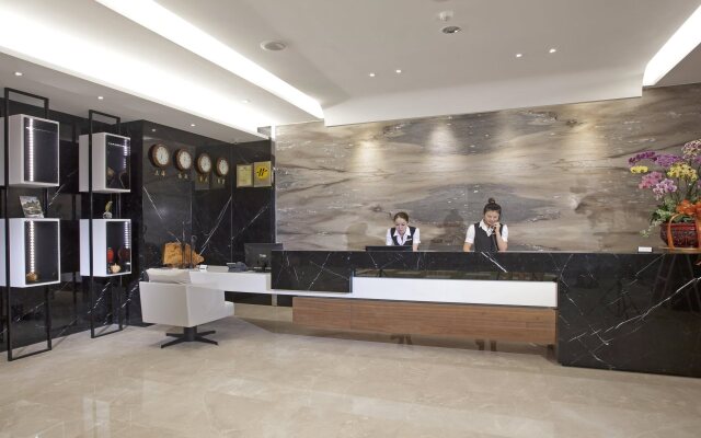 Renyi Lake Hotel