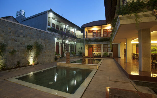 Catur Adi Putra Hotel