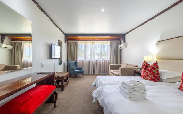 Knysna Log-Inn Hotel